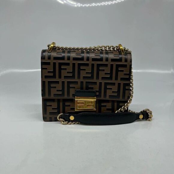 Fendi Women Pre-Loved Bag Very Good Condition - Picture 1 of 9